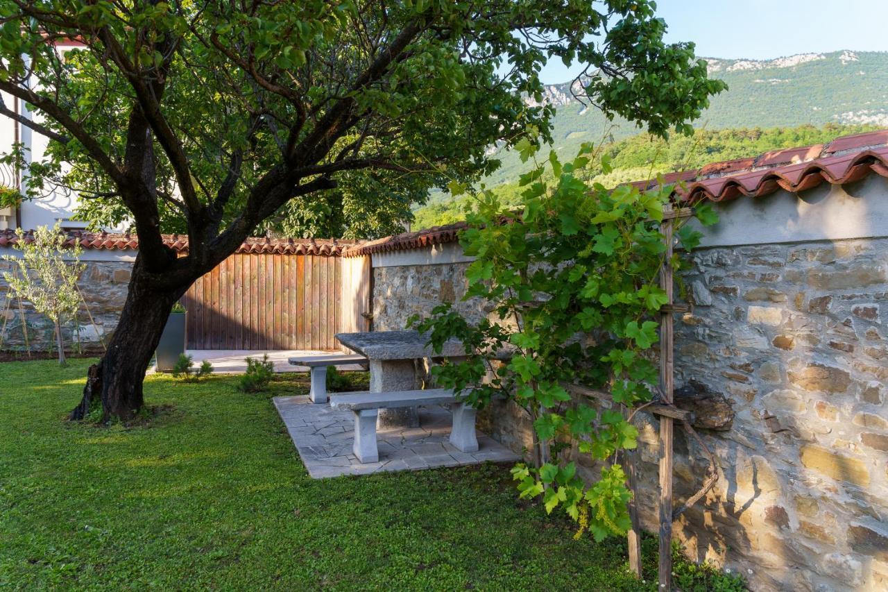 Guest House Zerjal Podnanos Exterior photo
